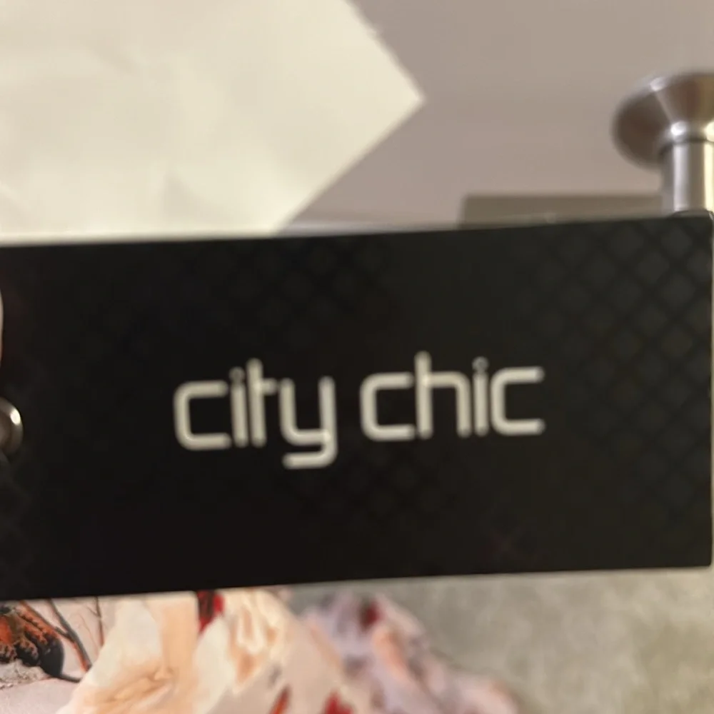 City Chic Floral Wrap Dress with Belt - Picture 2 of 3